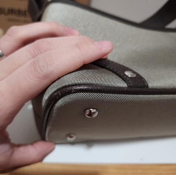 ❌️SOLD❌️Burberry Vintage Small Shoulder Bag - Picture 9 of 13